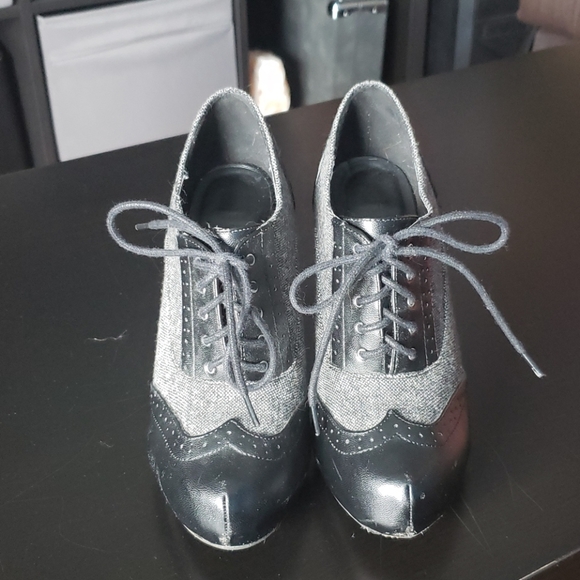 Le Chateau pin up style heels Sz 7.5 - Picture 1 of 9